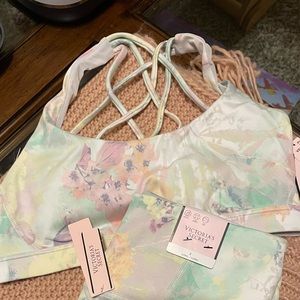 NWT Victoria’s Secret sports bra.